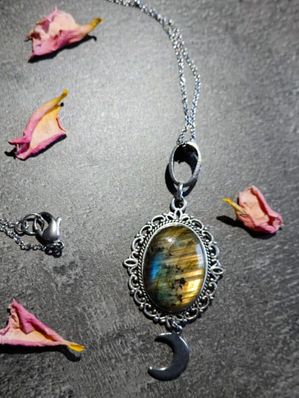 Collier “Lune de Labradorite”